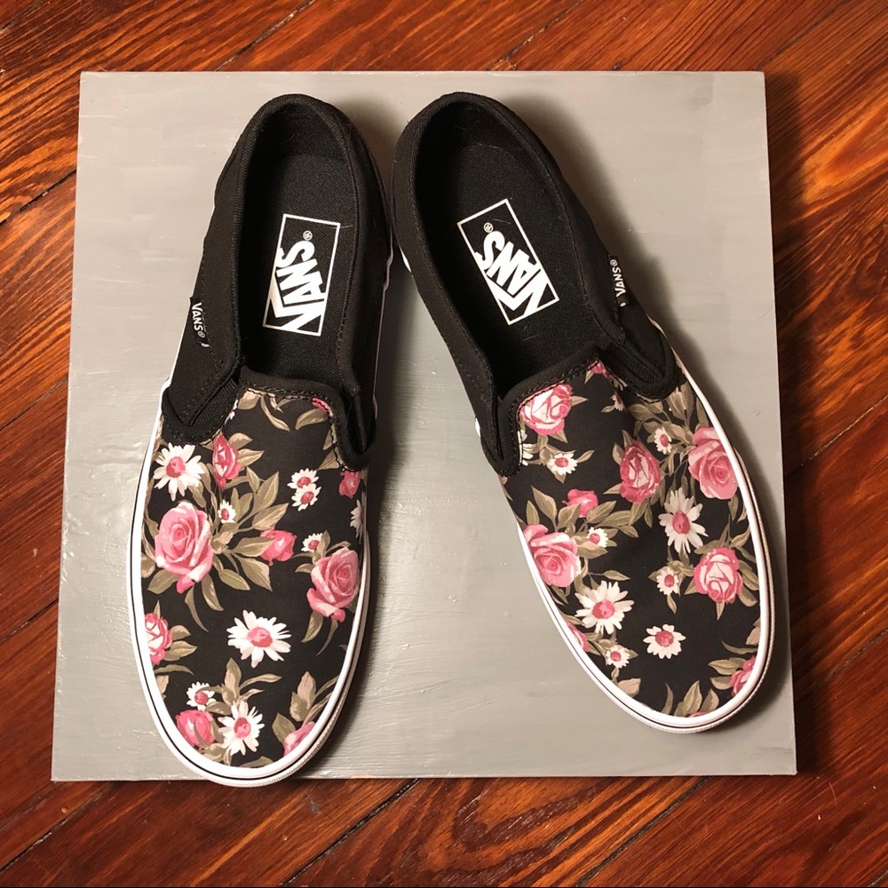 🌸Vans Floral Slip Ons 🌸